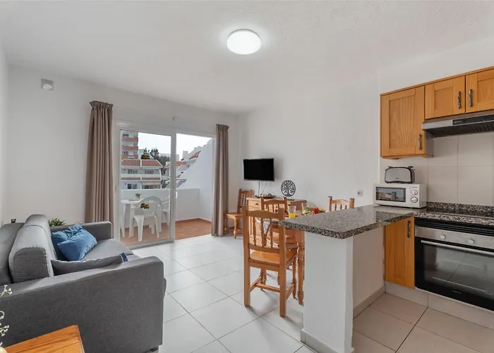 Infinity Pool Views 2 Floritas *